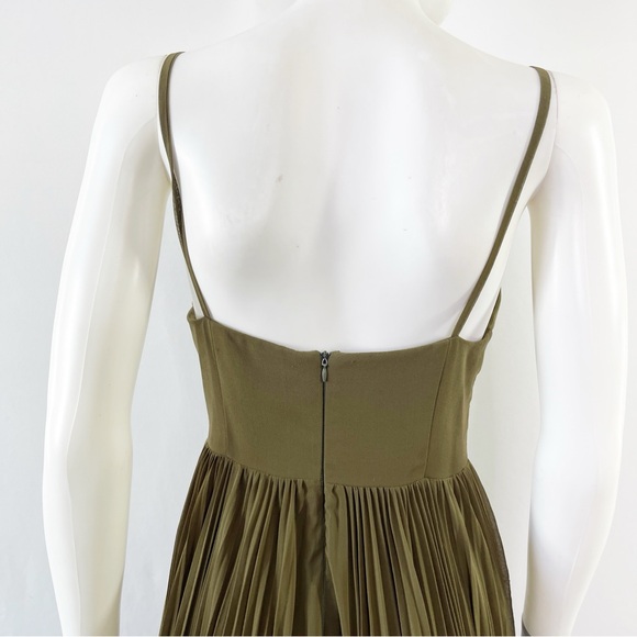 Fame & Partner Maxi Dress Olive Green Pleated V-Neck Spaghetti Strap Gown Size 4 - Picture 7 of 11
